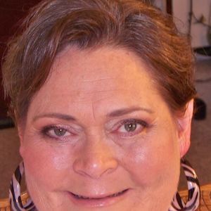 Meet your Posher, Deedee